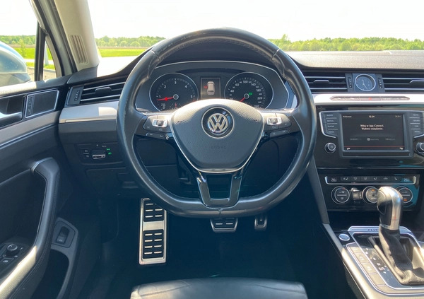 Volkswagen Passat cena 59900 przebieg: 273254, rok produkcji 2015 z Tychy małe 631